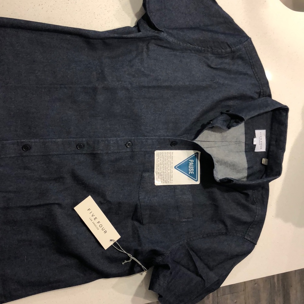 Five four- short sleeve button down- large